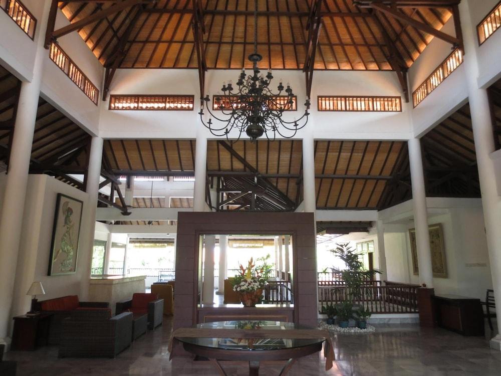 โรงแรมปูริ ราชา เลอกีอัน ภายนอก รูปภาพ