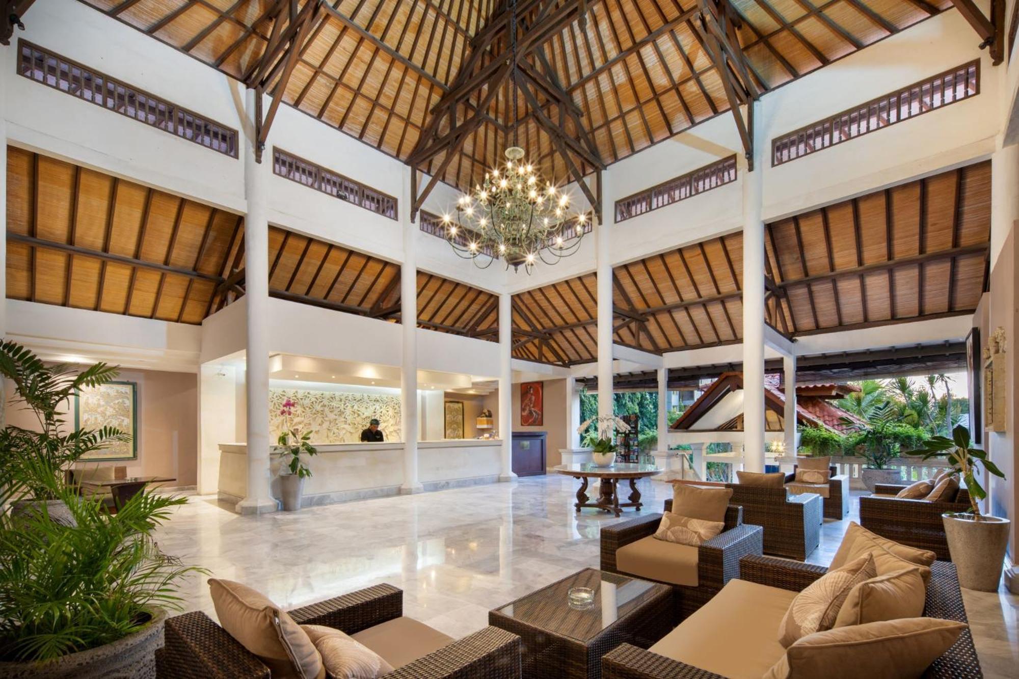 โรงแรมปูริ ราชา เลอกีอัน ภายนอก รูปภาพ
