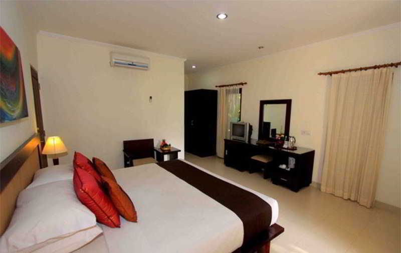โรงแรมปูริ ราชา เลอกีอัน ภายนอก รูปภาพ
