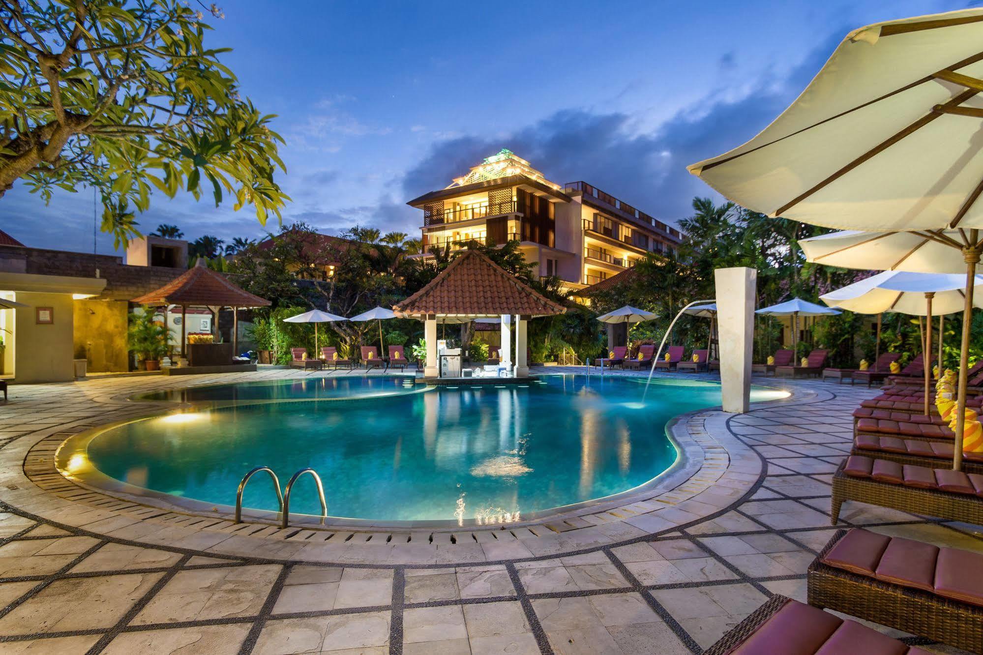 โรงแรมปูริ ราชา เลอกีอัน ภายนอก รูปภาพ